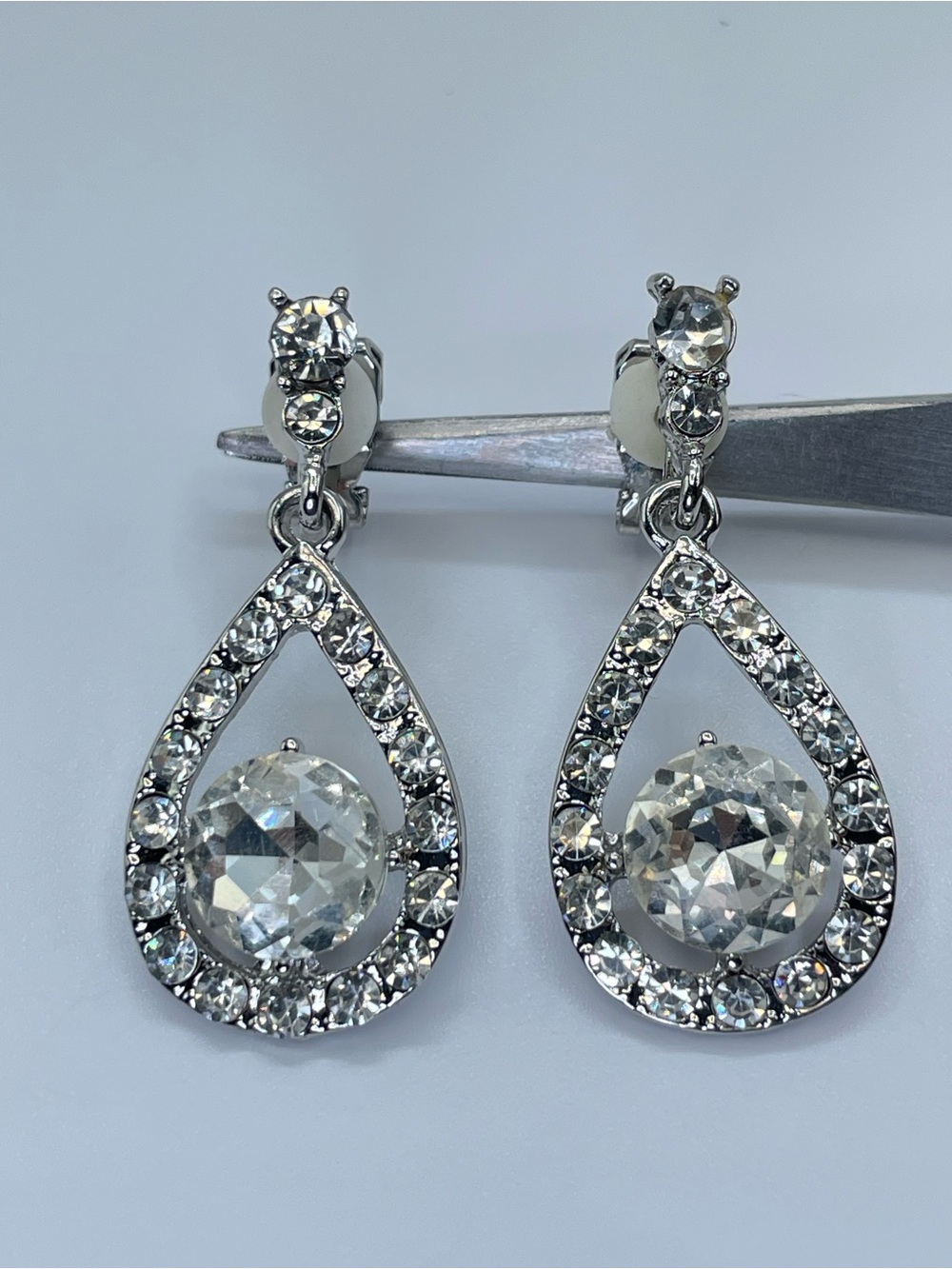 Silver Tone Clear Crystal Glass Teardrop Dangle Clip On Statement Earrings